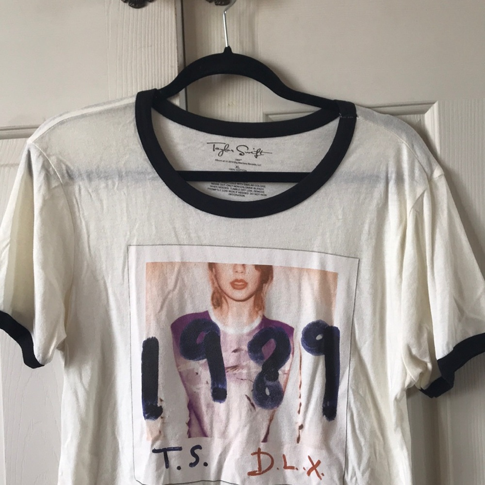 Taylor Swift 1989 album tshirt